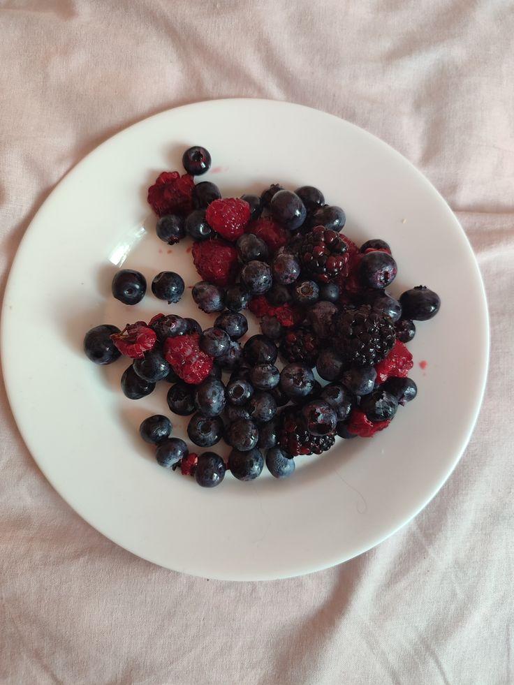 Farm Vibrance: Juicy Berry Medley Magic
